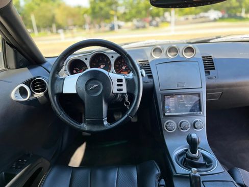 Used 2003 Nissan 350Z Touring w/ Aerodynamics Pkg RWD image 12