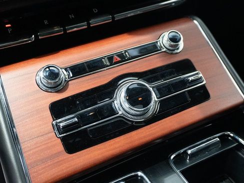 Used 2023 Lincoln Aviator Reserve RWD image 28