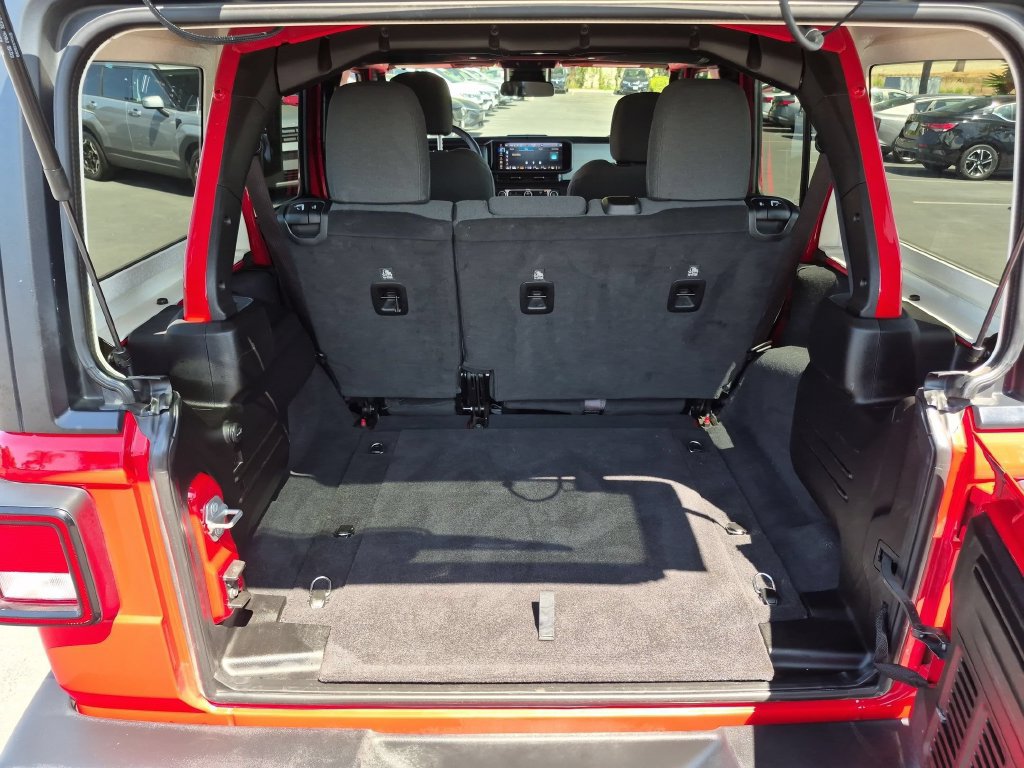 Used 2025 Jeep Wrangler Unlimited Sport AWD/4WD image 29