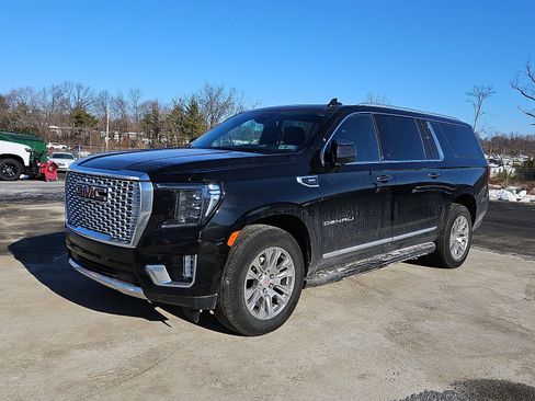 Certified 2023 GMC Yukon XL Denali image 4