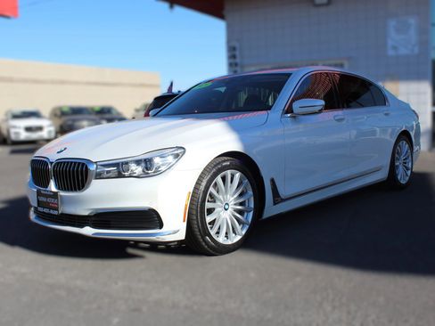 Used 2019 BMW 740i w/ Cold Weather Package image 5