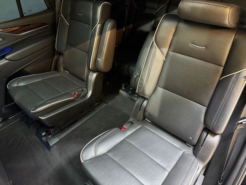 Certified 2022 Cadillac Escalade Premium Luxury w/ LPO, Radiant Package image 46