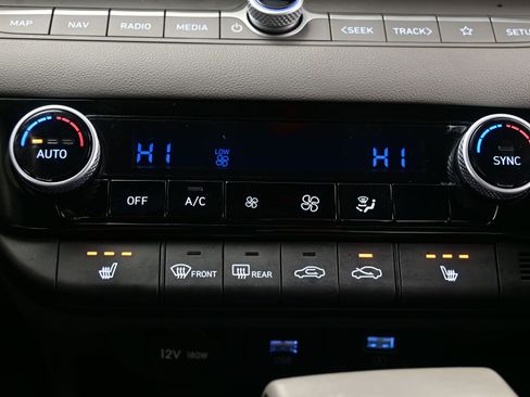 Used 2023 Hyundai Elantra SEL w/ Convenience Package image 19