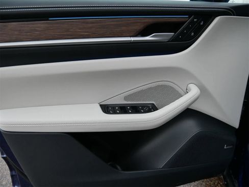 New 2025 Porsche Macan 4S Electric image 5