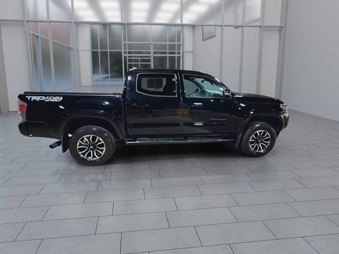 Used 2021 Toyota Tacoma TRD Sport w/ Technology Package AWD/4WD image 9