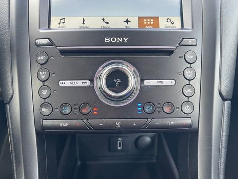 Used 2018 Ford Fusion Titanium image 13