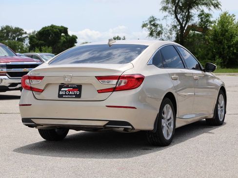 Used 2018 Honda Accord LX image 9