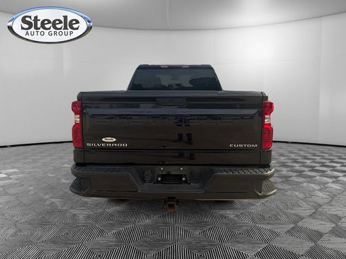 Used 2023 Chevrolet Silverado 1500 Custom image 4