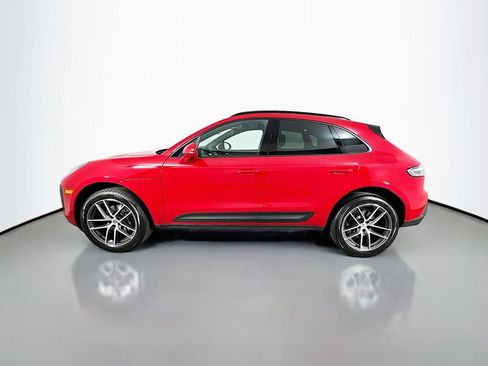 Certified 2025 Porsche Macan image 2
