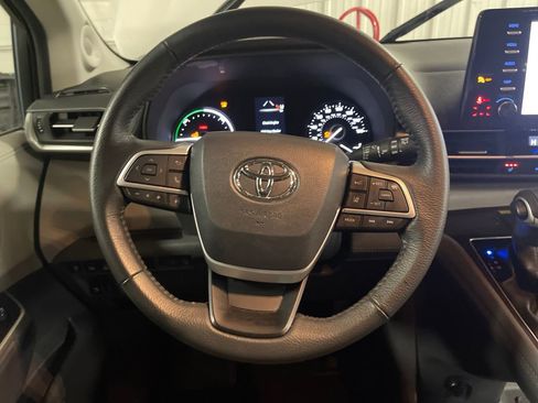 Certified 2024 Toyota Sienna XLE w/ XLE Plus Package AWD/4WD image 19