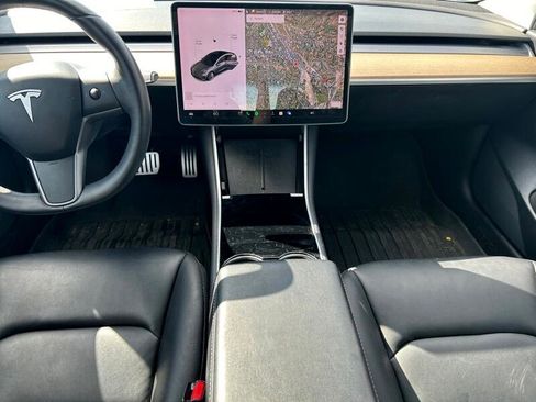 Used 2020 Tesla Model 3 Standard Range Plus image 11