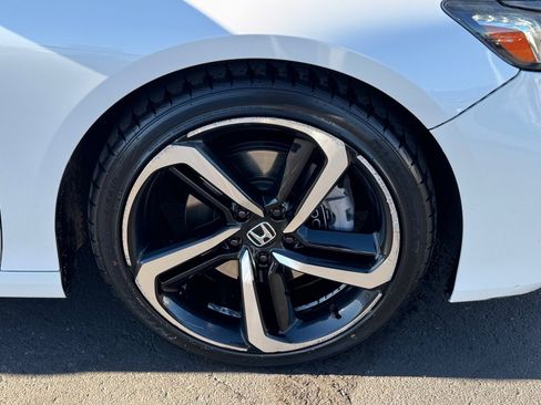Used 2018 Honda Accord LX image 11