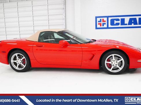 Used 2004 Chevrolet Corvette Convertible w/ Preferred Equipment Group image 4