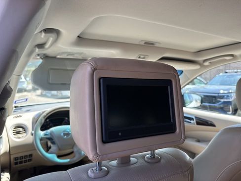 Used 2014 Nissan Pathfinder Platinum w/ Platinum Premium Package image 17