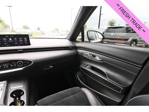 Used 2022 Genesis GV70 3.5T Sport w/ Sport Prestige Package AWD/4WD image 12