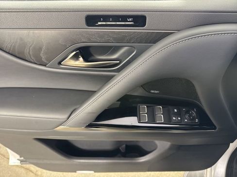 Certified 2025 Lexus LX 600 4WD w/ Interior Upgrade Package image 23