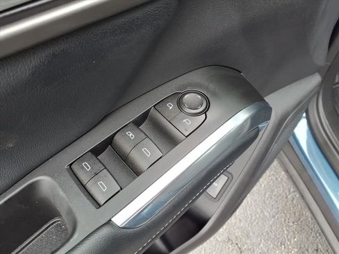 Used 2025 Chevrolet Traverse LT w/ Driver Confidence Package image 12