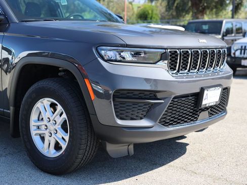 New 2025 Jeep Grand Cherokee Laredo w/ MOPAR Finishing Package image 7