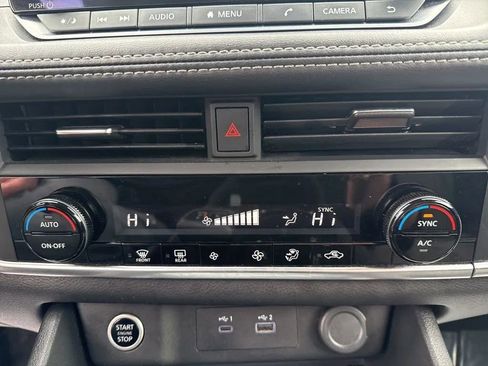 Used 2023 Nissan Rogue SV image 23