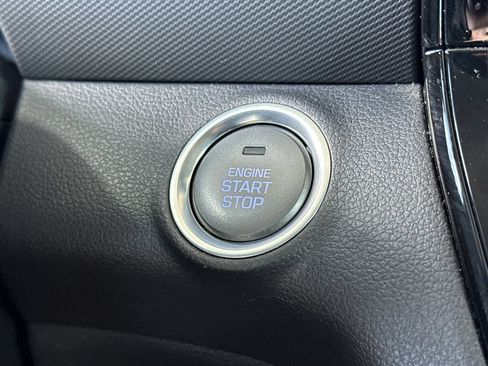 Used 2022 Hyundai Ioniq SE FWD image 19