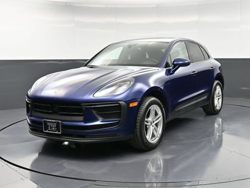 Certified 2023 Porsche Macan Turbo image 6