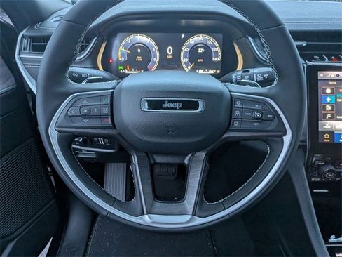 New 2025 Jeep Grand Cherokee Limited image 19