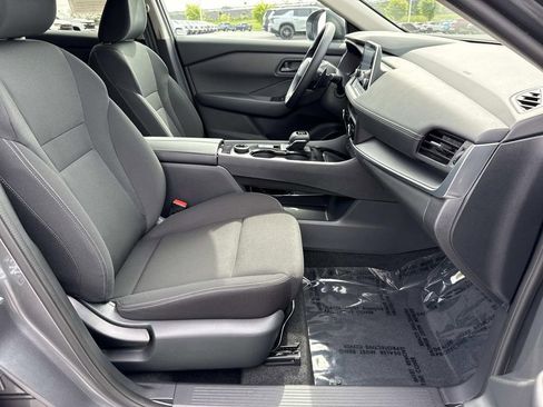 Used 2025 Nissan Rogue S AWD/4WD image 20