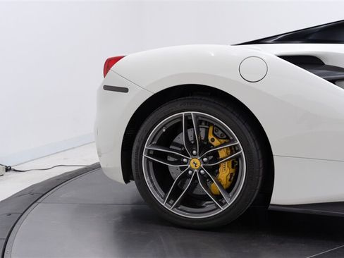 Used 2017 Ferrari 488 Spider RWD image 27