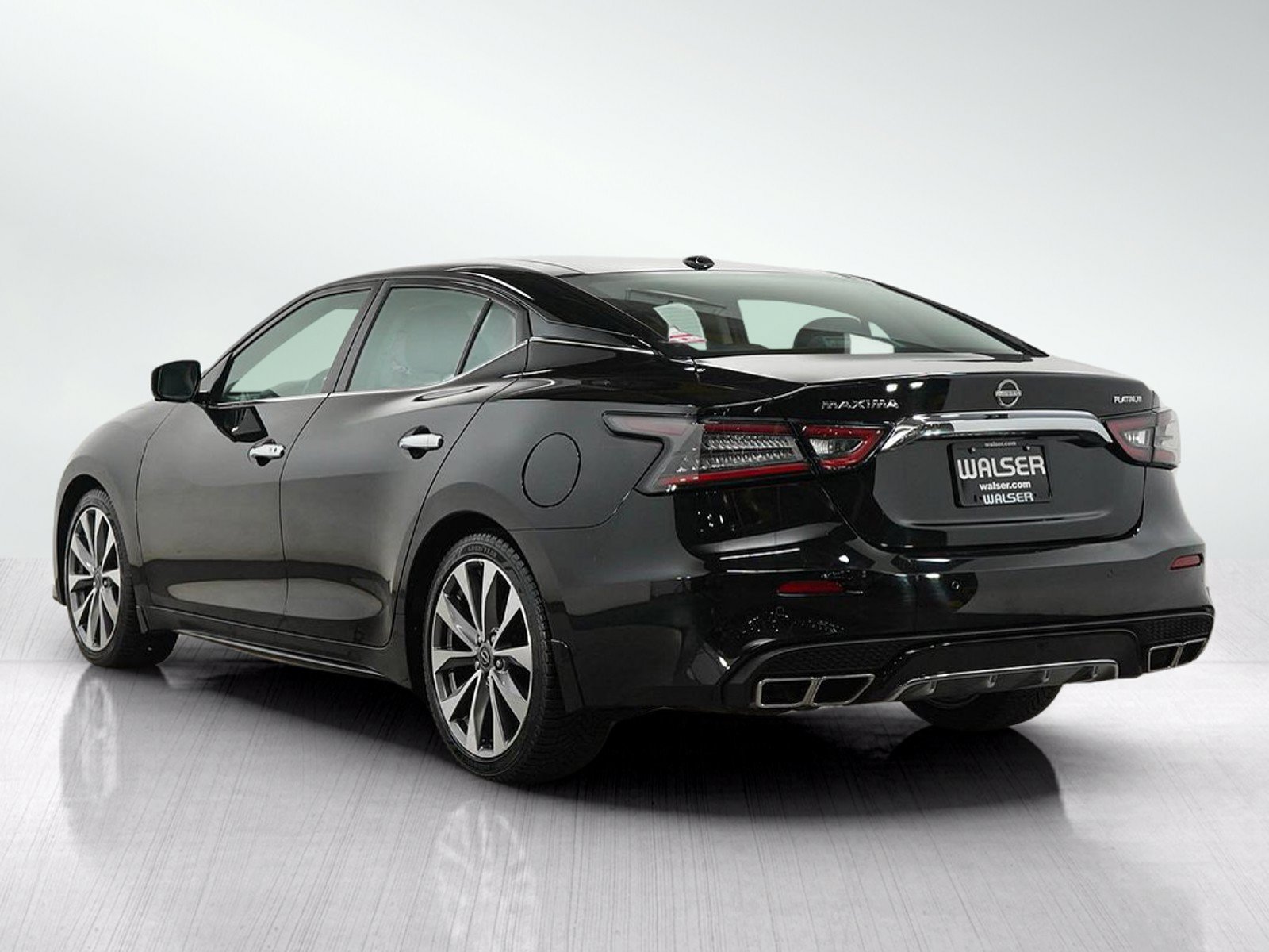 Used 2023 Nissan Maxima Platinum w/ Sport Mat Group FWD image 3