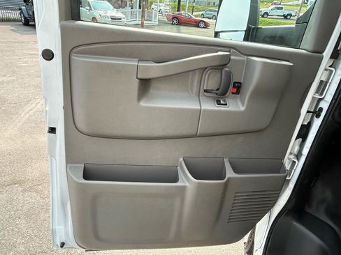 Used 2023 Chevrolet Express 3500 w/ Power Convenience Package RWD image 13