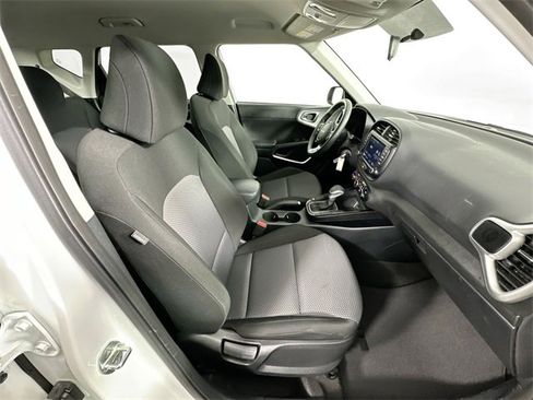 Used 2022 Kia Soul LX image 27