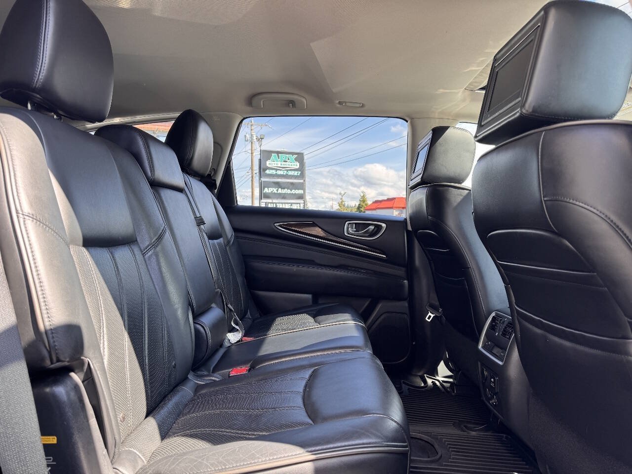 Used 2013 INFINITI JX35 AWD w/ Premium Pkg image 19