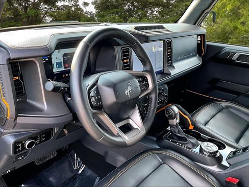 Certified 2024 Ford Bronco Badlands image 17