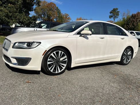 Used 2019 Lincoln MKZ Reserve image 1