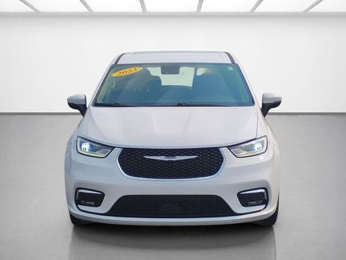 Used 2023 Chrysler Pacifica Touring-L FWD image 8