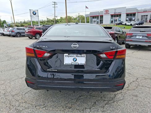 Used 2024 Nissan Altima 2.5 SV FWD image 5
