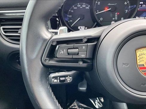 Used 2024 Porsche Macan image 21