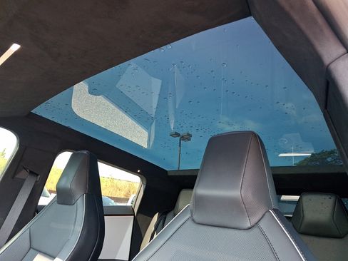 Used 2024 Tesla Cybertruck AWD Crew Cab image 14