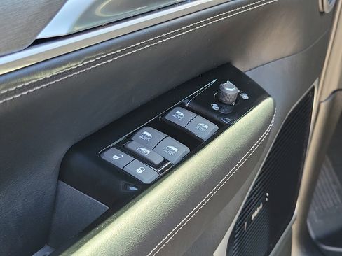 New 2026 Jeep Grand Wagoneer Limited AWD/4WD image 12