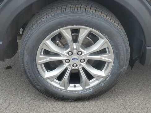 Certified 2023 Ford Explorer XLT w/ Equipment Group 202A AWD/4WD image 5