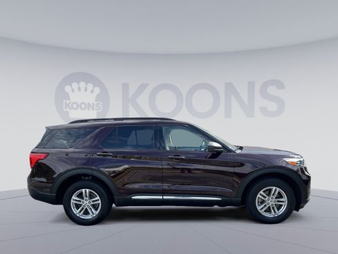 Used 2022 Ford Explorer XLT w/ Equipment Group 202A AWD/4WD image 8