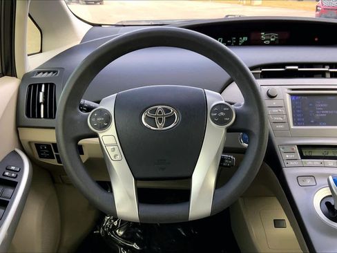 Used 2013 Toyota Prius Two image 6