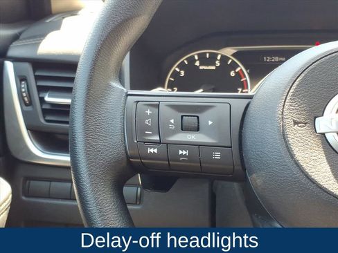 Used 2024 Nissan Rogue SV image 12