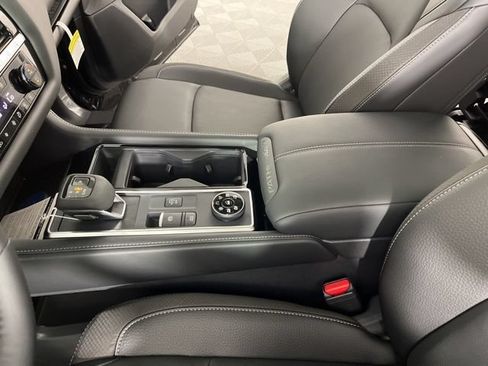 New 2026 Nissan Pathfinder SL w/ SL Premium Package AWD/4WD image 29