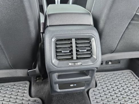 Used 2023 Volkswagen Taos SE w/ Black Wheel Package FWD image 16