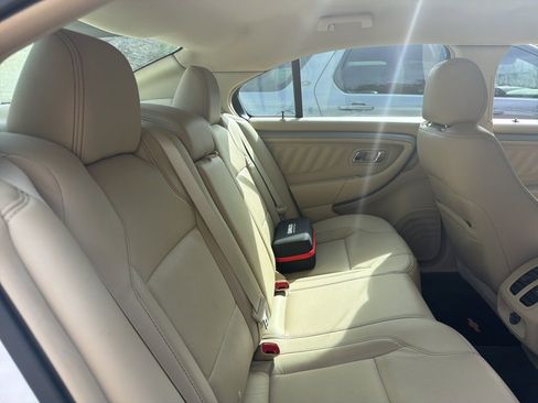 Used 2014 Ford Taurus SEL w/ Equipment Group 201A image 11