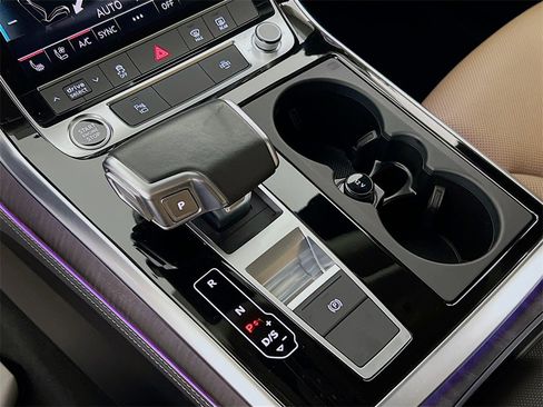 Used 2024 Audi Q8 Premium Plus w/ Premium Plus Package image 19