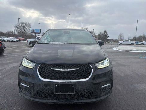 Certified 2025 Chrysler Pacifica Select image 7