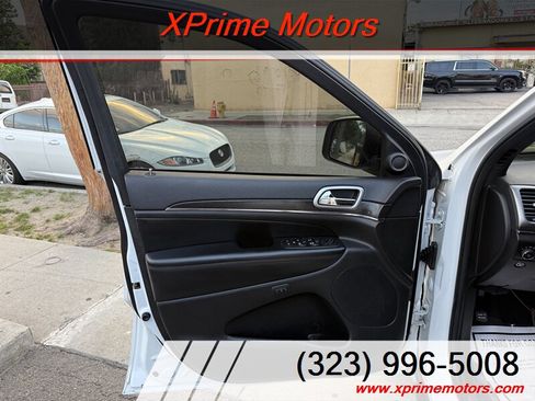 Used 2018 Jeep Grand Cherokee Limited AWD/4WD image 17