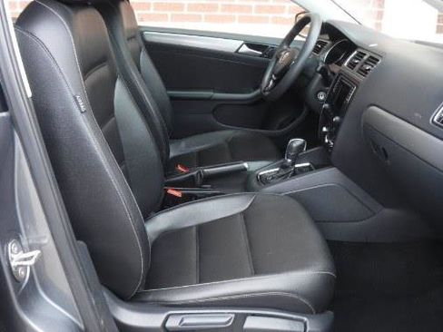 Used 2018 Volkswagen Jetta Wolfsburg Edition image 6